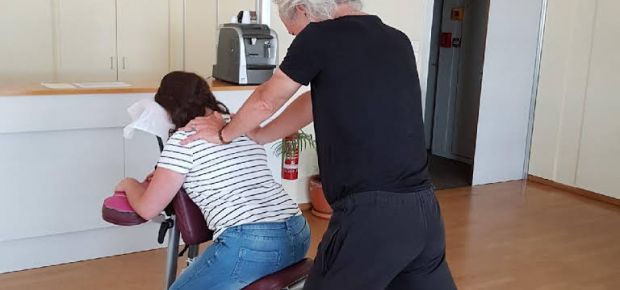 INITIATION AU MASSAGE AMMA ASSIS